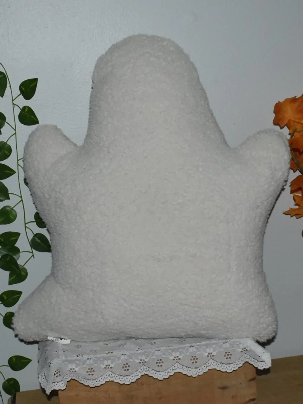 Novogratz Soft Sherpa Plush Spooky Ghost Throw Pillow Fall Halloween Decor